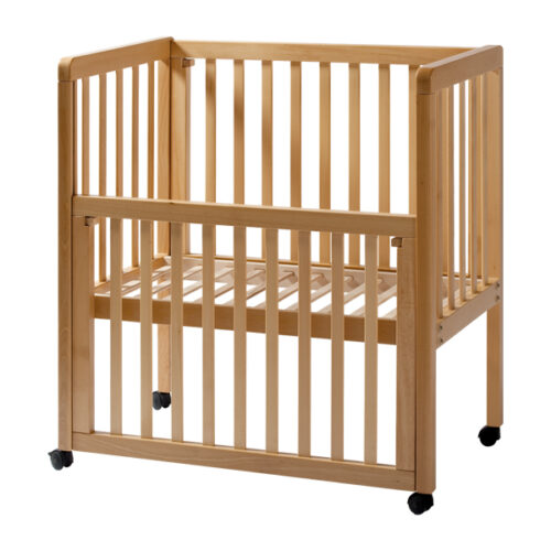 LETTINO CON SPONDE IN LEGNO PER LATTANTI